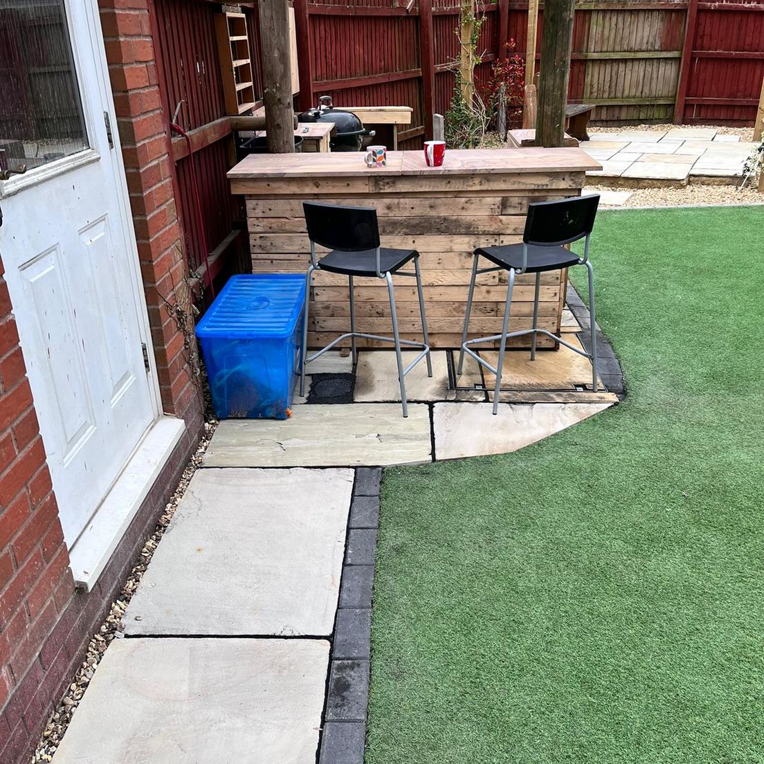 Easy Gardens - Pathway and bar area